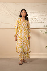 2 Piece Unstitched  Lawn Printed Suit (UC0035)
