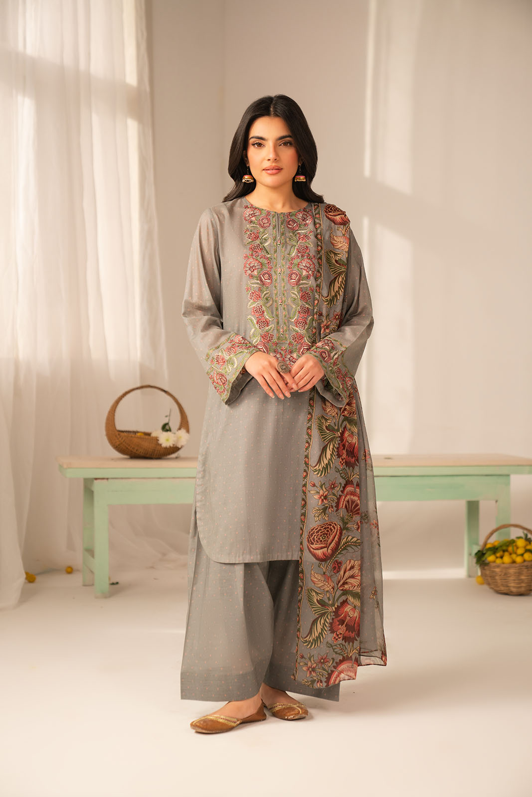 3 Piece Printed Lawn Printed Unstitched Suit (UC0121)