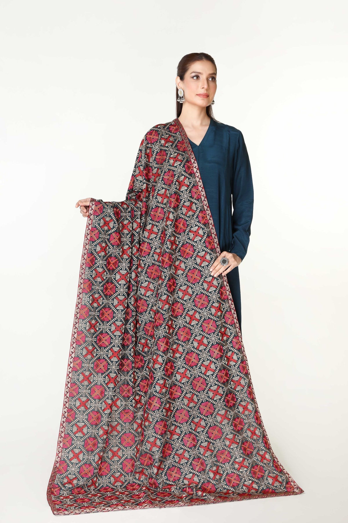 1 Piece Lawn Karandi Embroidered Shawl  (BB9943)
