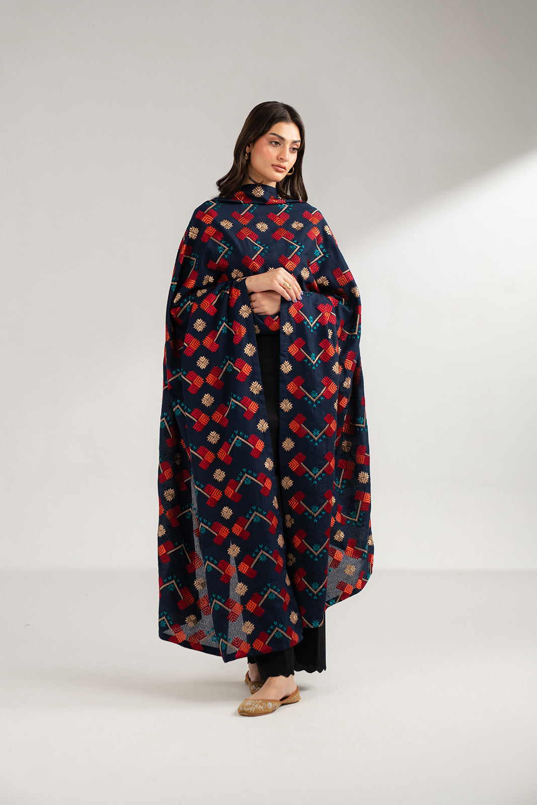 1 Piece Lawn Karandi Embroidered Shawls (CH0034)
