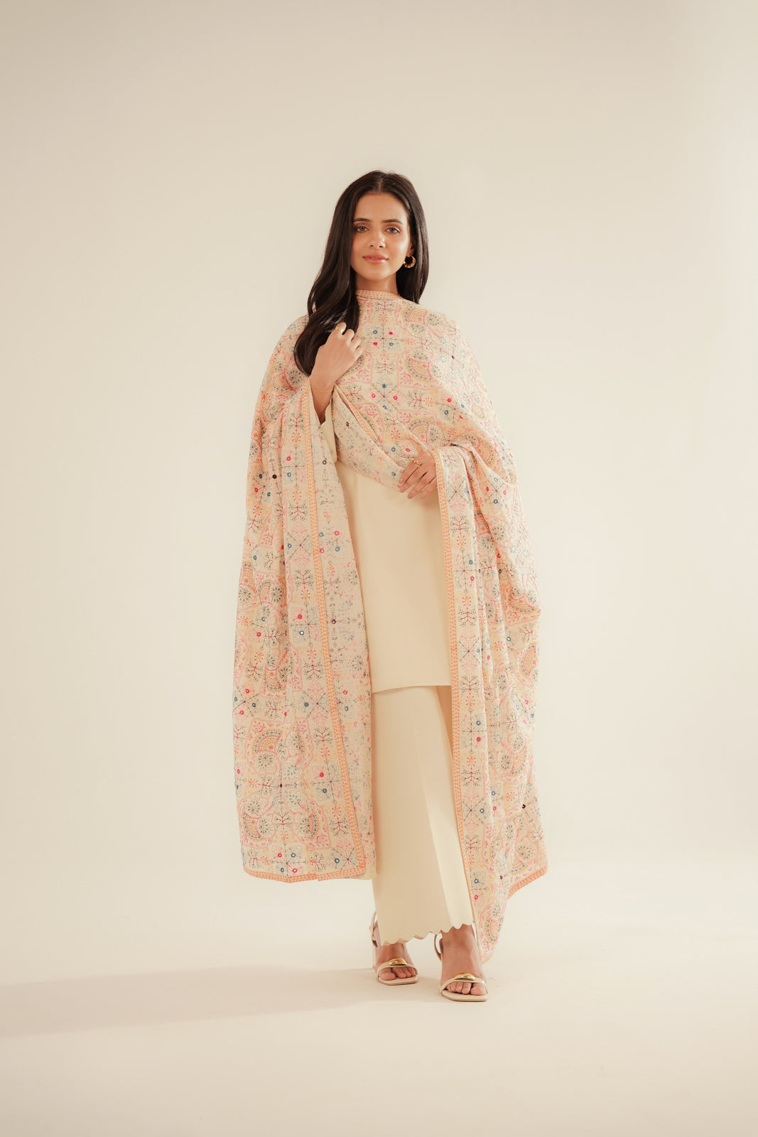 Shawls Lawn Karandi Embroidered Suit (CH0040)