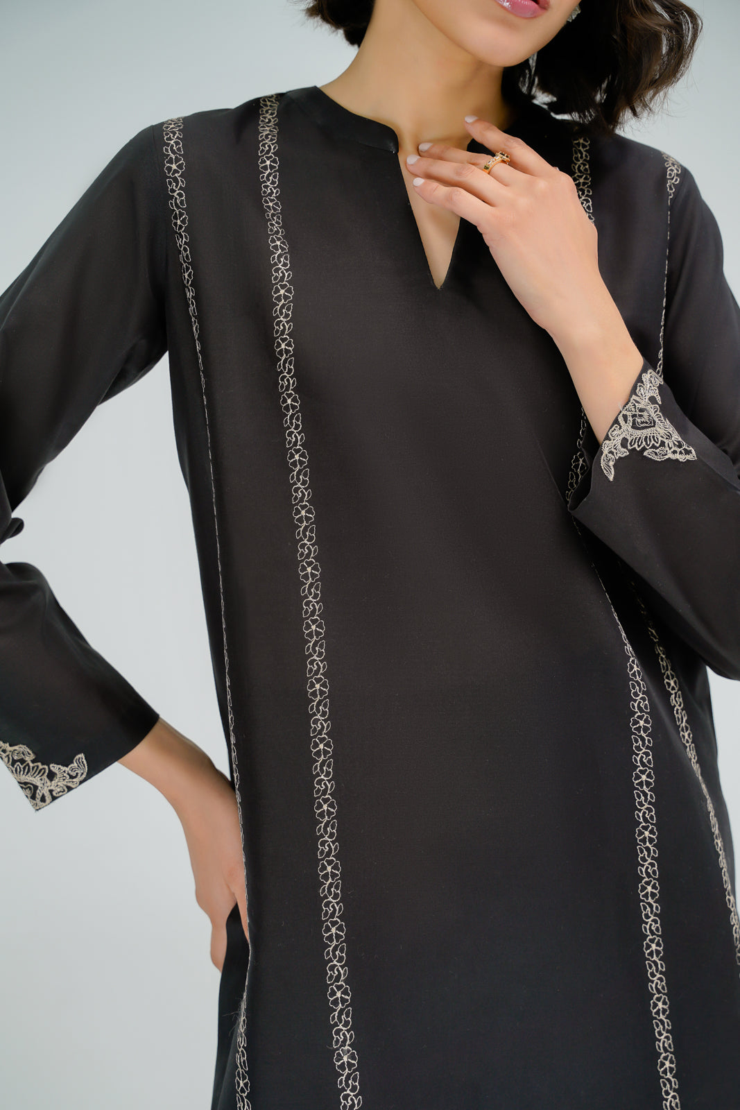 2 Piece Lawn Embroidered Suit (CP0068)