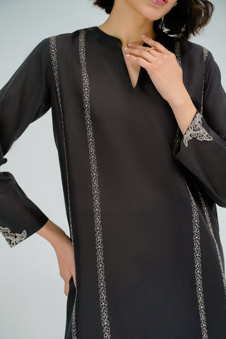 2 Piece Lawn Embroidered Suit (CP0068)