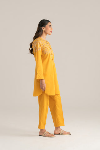 2 Piece Lawn Embroidered Suit (CP0115)