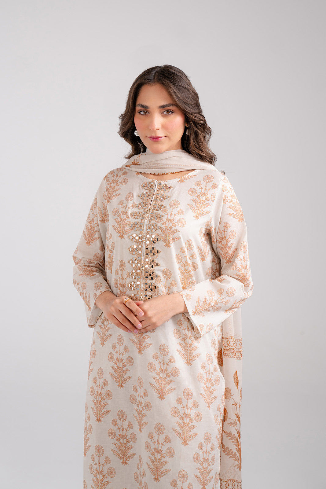 3 Piece Lawn Embroidered Suit (CP0117)