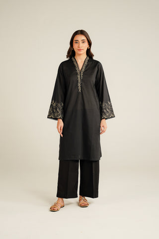2 Piece Lawn Embroidered Suit (CP0137)