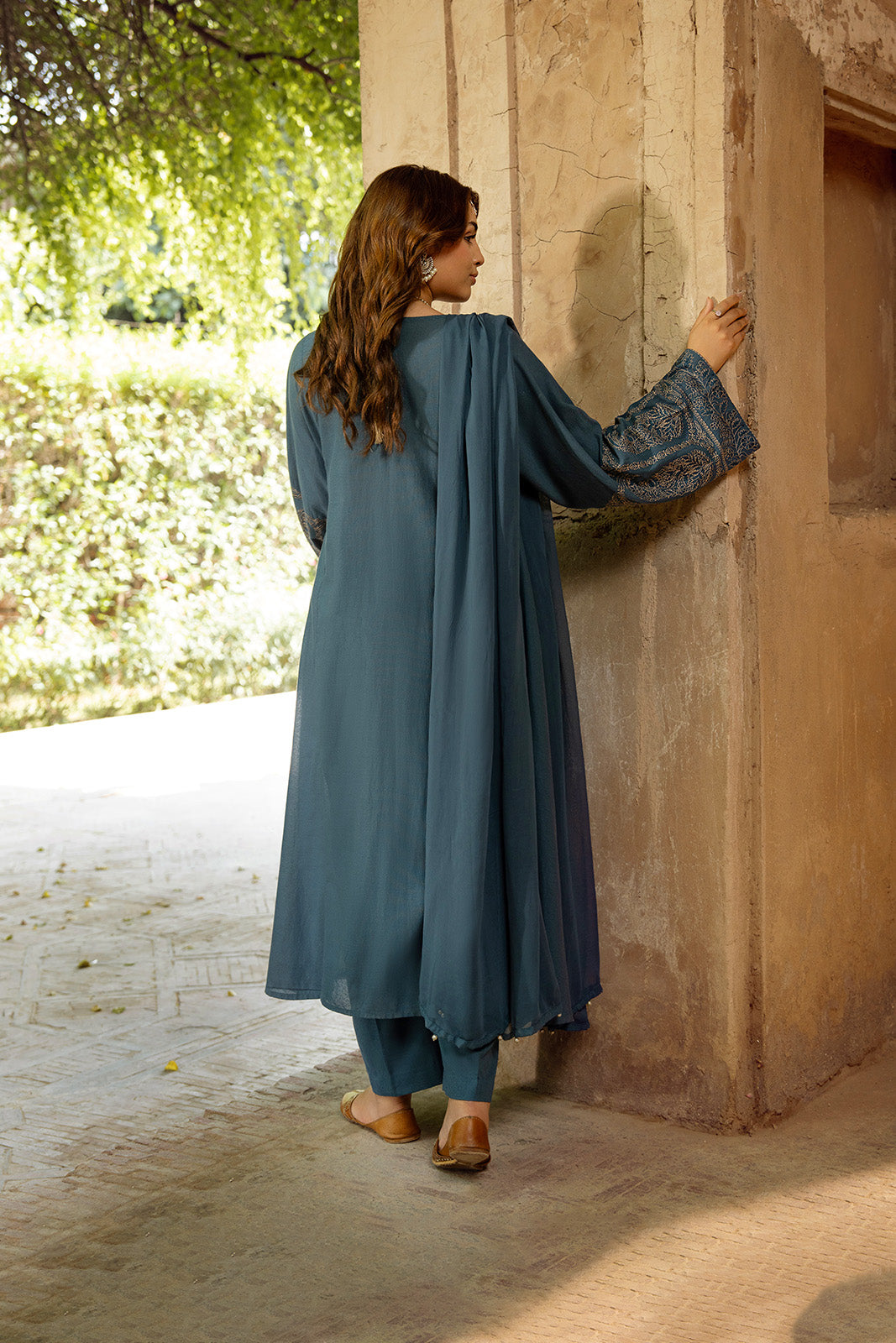 3 Piece Lawn Karandi Embroidered Suit (CS0328)