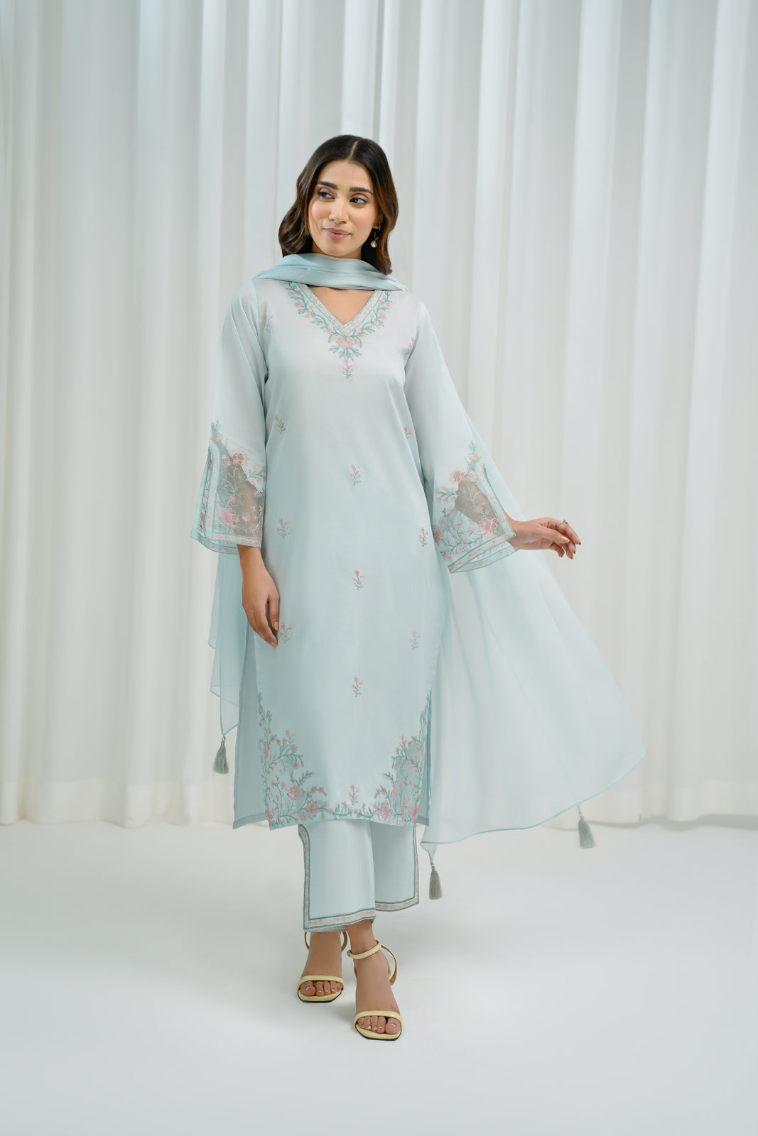 3 Piece Lawn Embroidered Suit (CS0037)