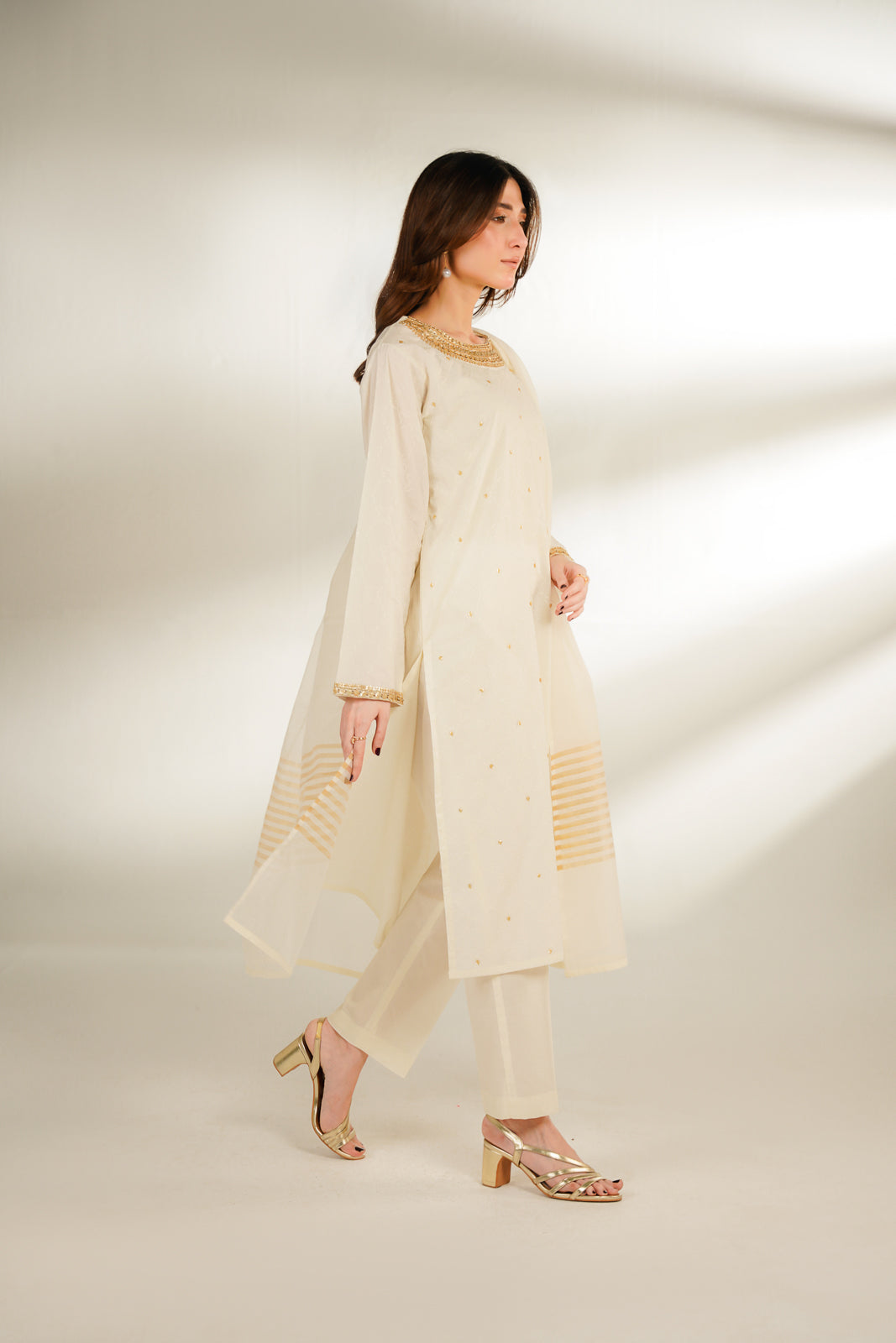 3 Piece Lawn Embroidered (CS0084)