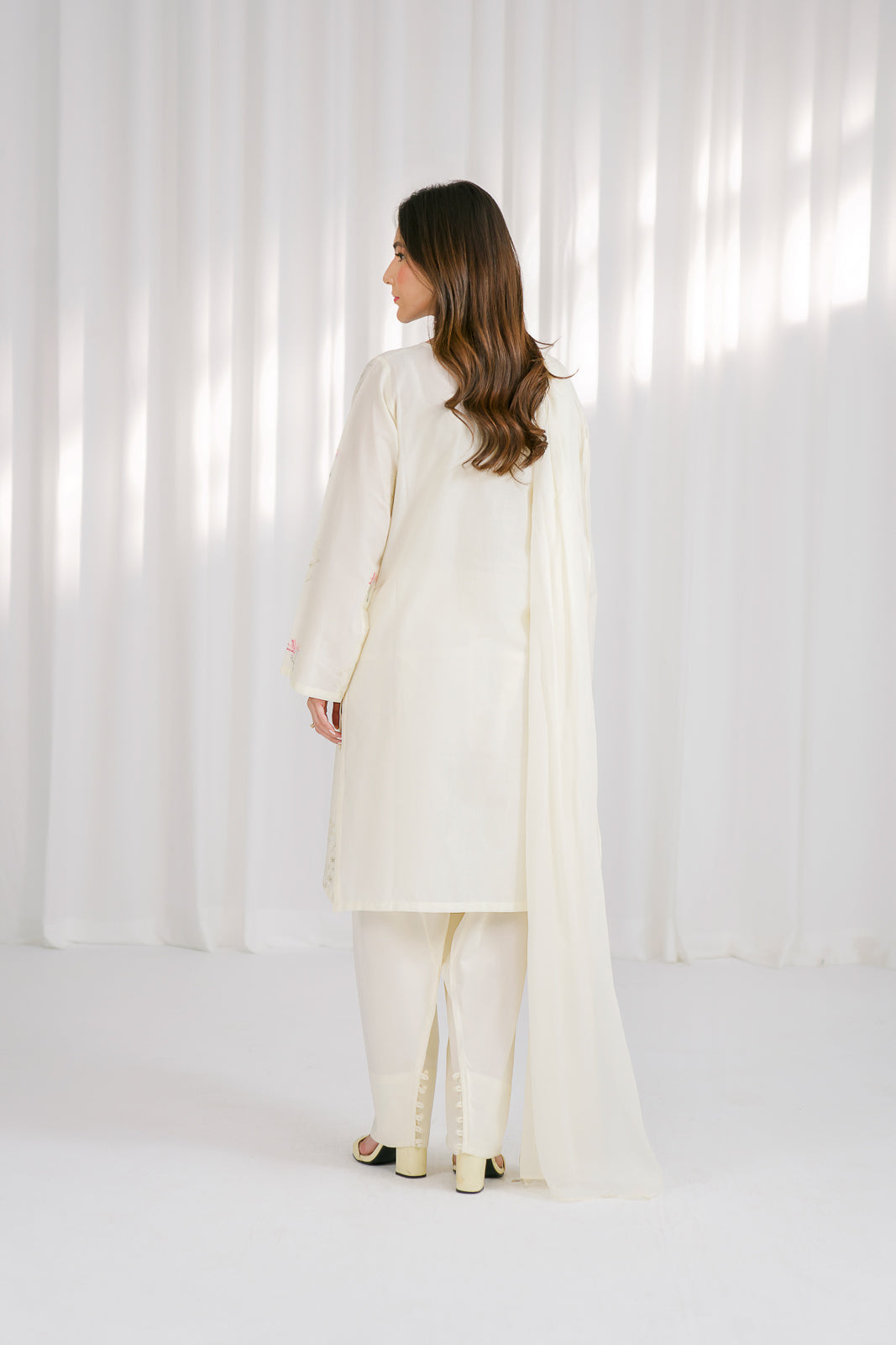 3 Piece Lawn Embroidered Suit (CS0110)