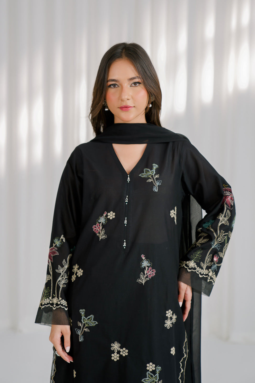 3 Piece Lawn Embroidered Suit (CS0120)