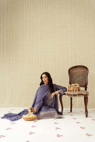 3 Piece Lawn Embroidered Suit (CS0163)