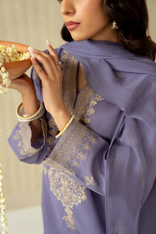 3 Piece Lawn Embroidered Suit (CS0163)