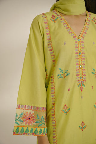3 Piece Lawn Embroidered Suit (CS0189)