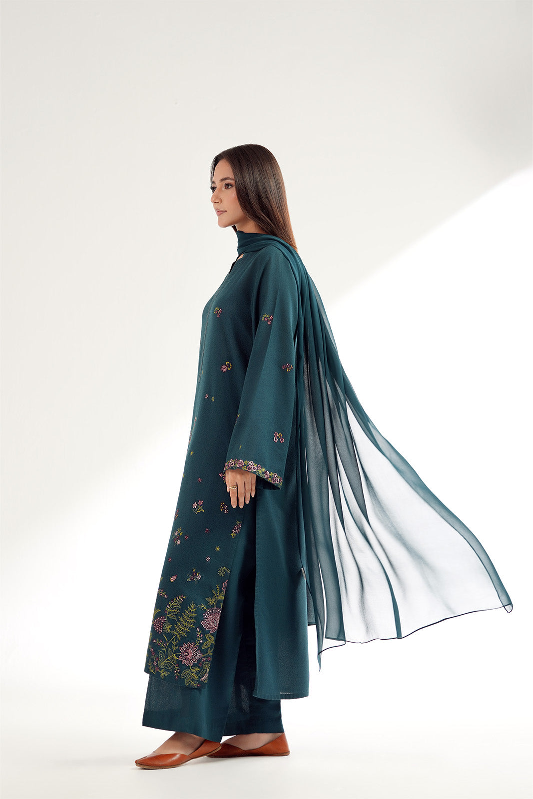 3 Piece Lawn Karandi Embroidered (CS0257)