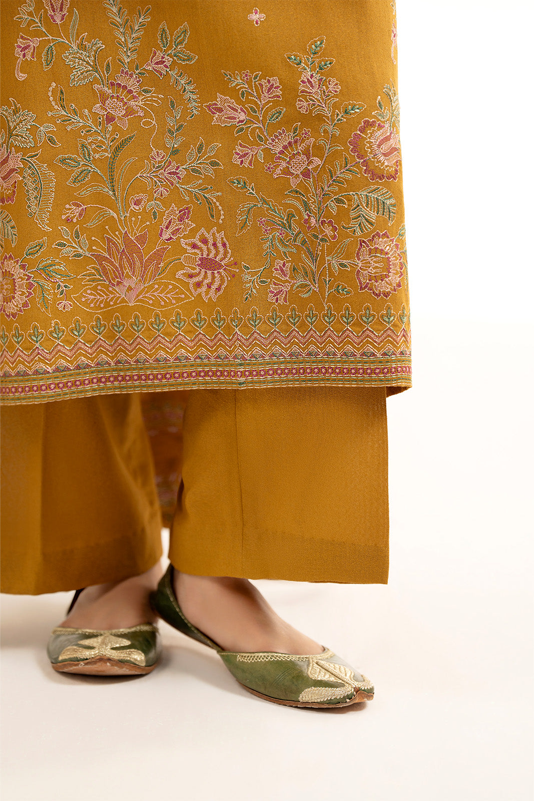 3 Piece Lawn Karandi Embroidered (CS0259)
