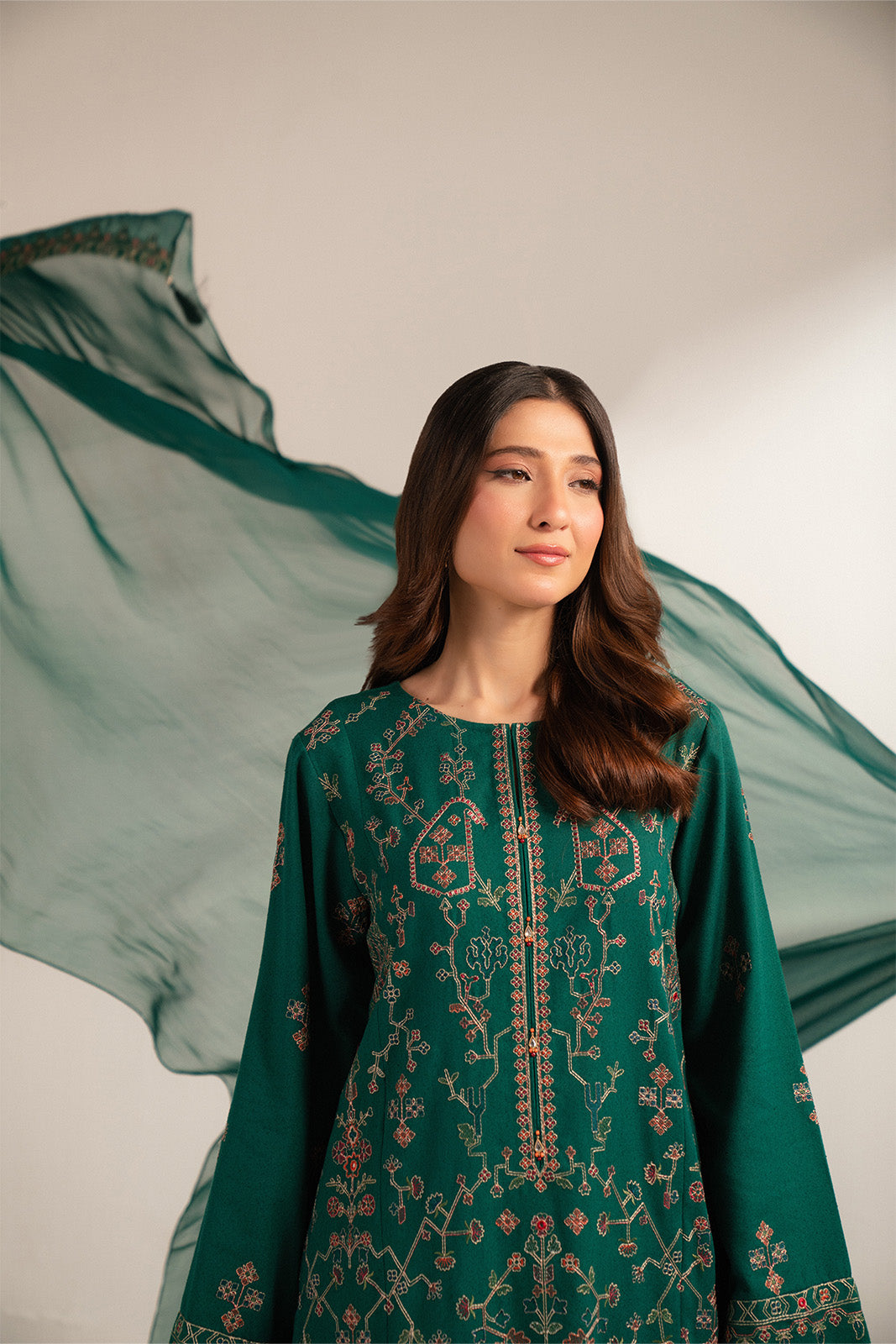 3 Piece Lawn Karandi Embroidered Suit (CS0289)