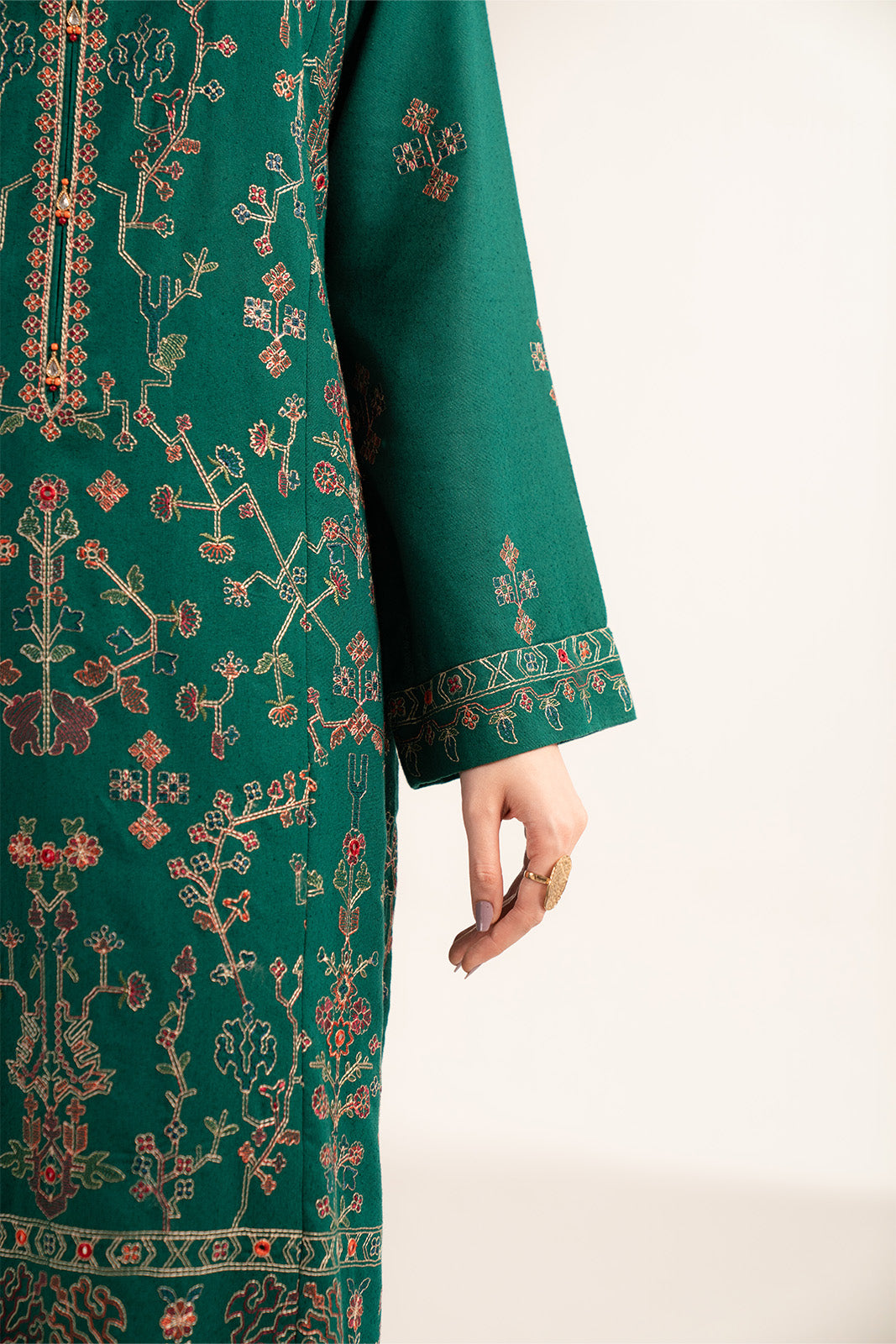 3 Piece Lawn Karandi Embroidered Suit (CS0289)