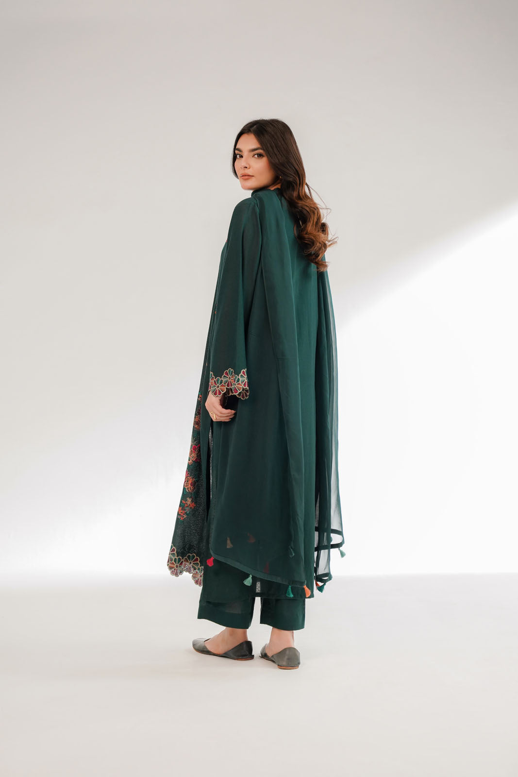 3 Piece Lawn Karandi Embroidered Suit (CS0322)