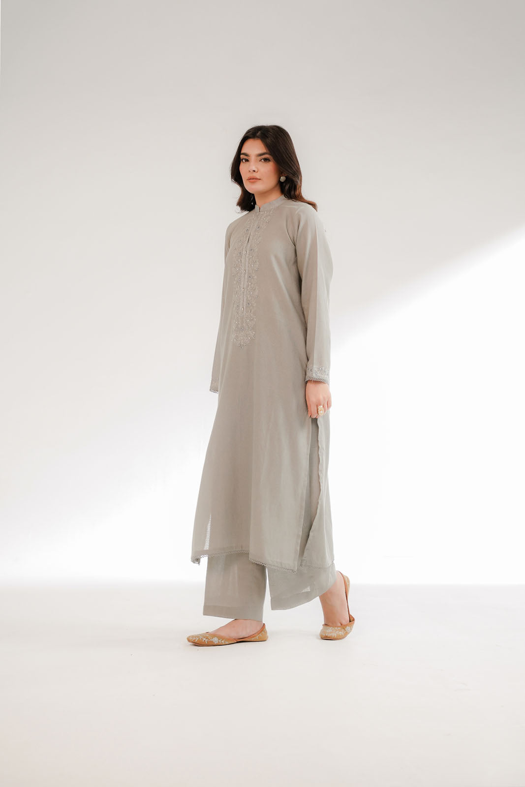 2 Piece Lawn Karandi Embroidered Suit (CS0325)