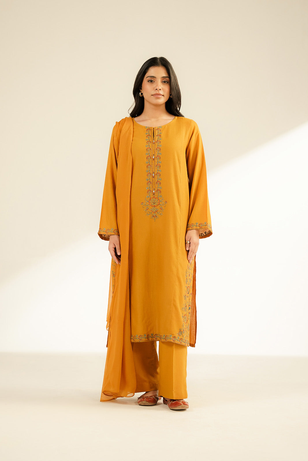 3 Piece Lawn Karandi Embroidered Suit (CS0408)