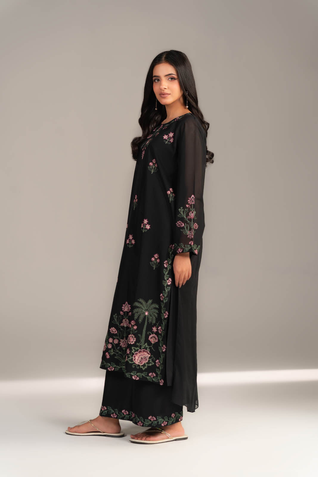 chinyere black dress Chinyere black Hijab Tunic Dress Embroidered Split Side long sleeves Medium M