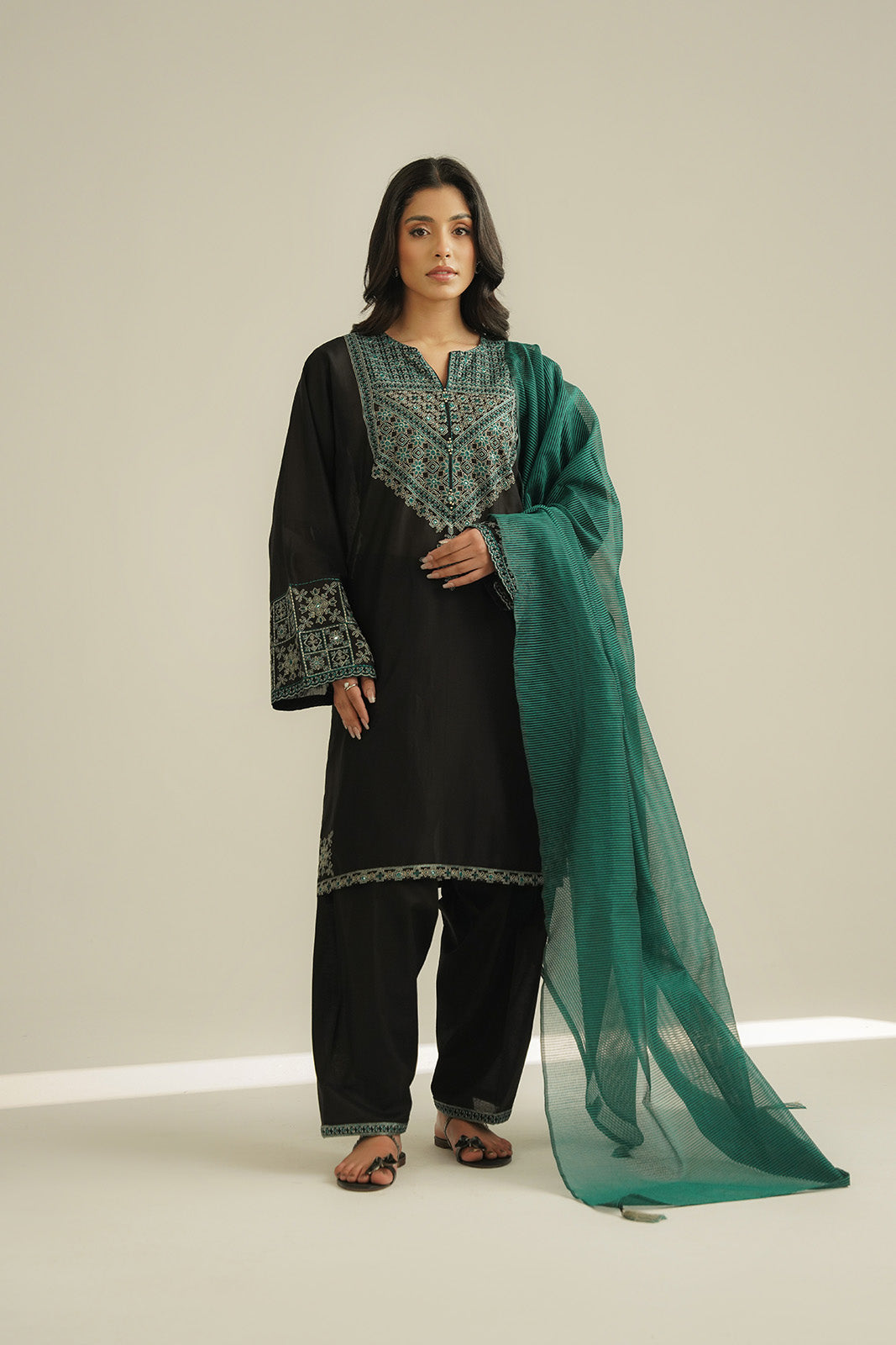 3 Piece Lawn Embroidered Suit (CS0456)