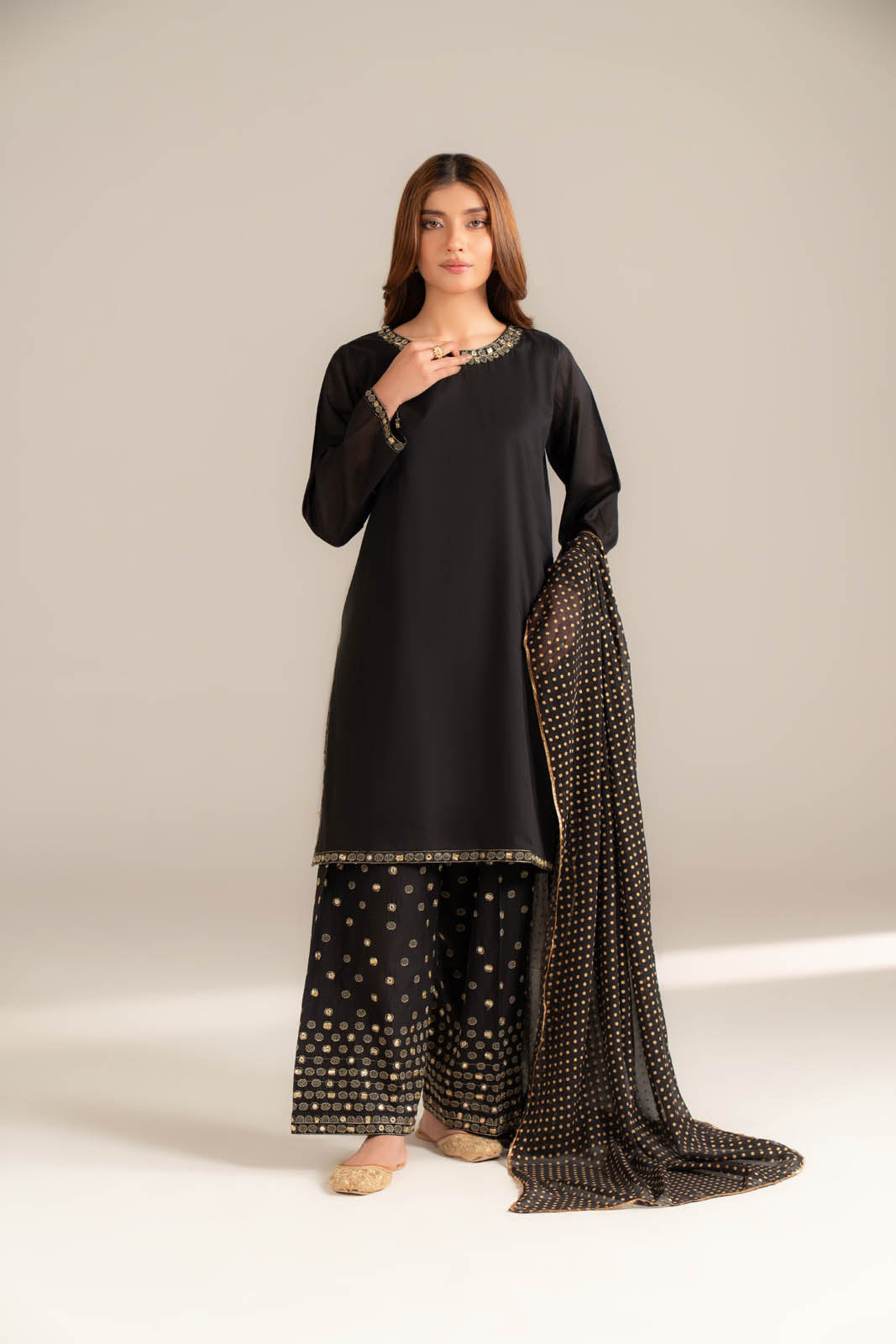 3 Piece Lawn Embroidered Suit (CS0486)