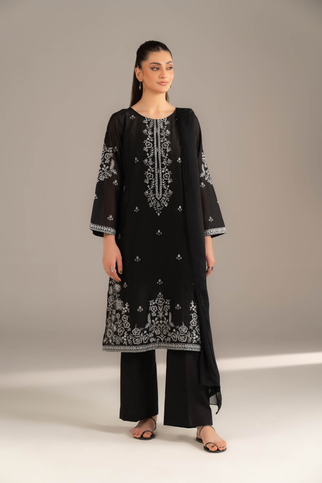 3 Piece Lawn Embroidered Suit (CS0497)