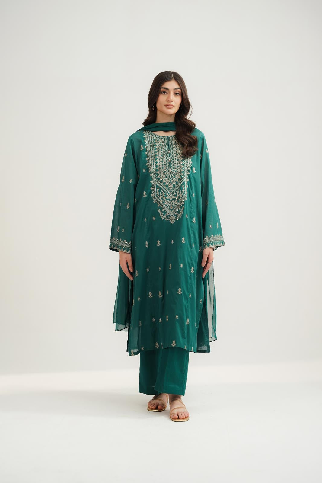 3 Piece Lawn Embroidered Suit (CS0588)