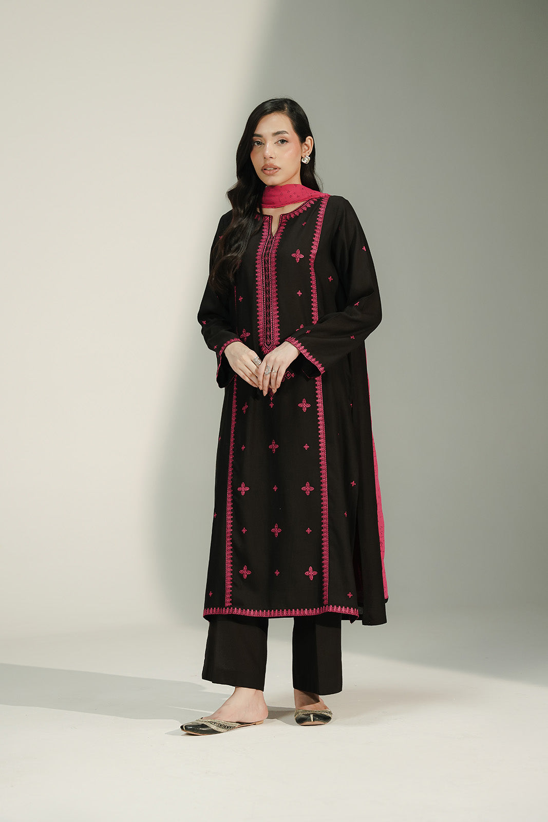 3 Piece Lawn Karandi Embroidered Suit (CS0735)