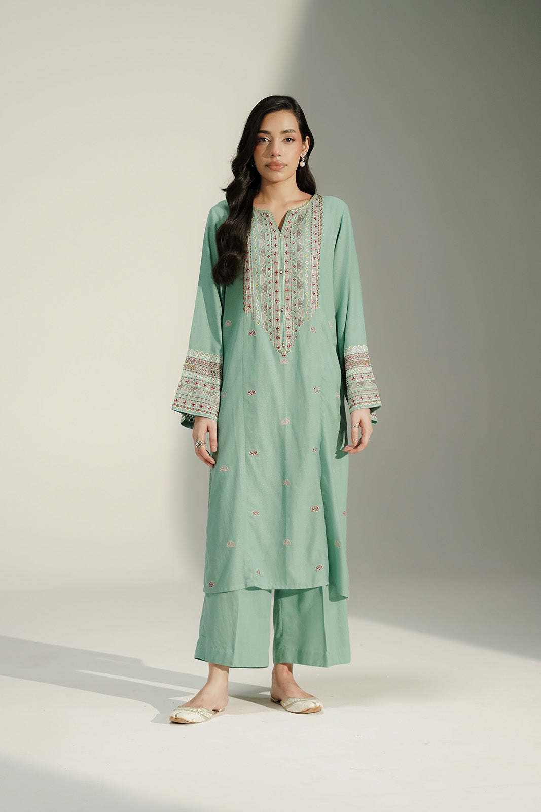 2 Piece Lawn Karandi Embroidered Suit (CS0741)