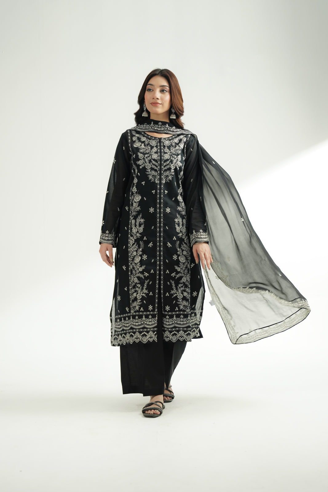 3 Piece Lawn Embroidered Suit (CS0496)