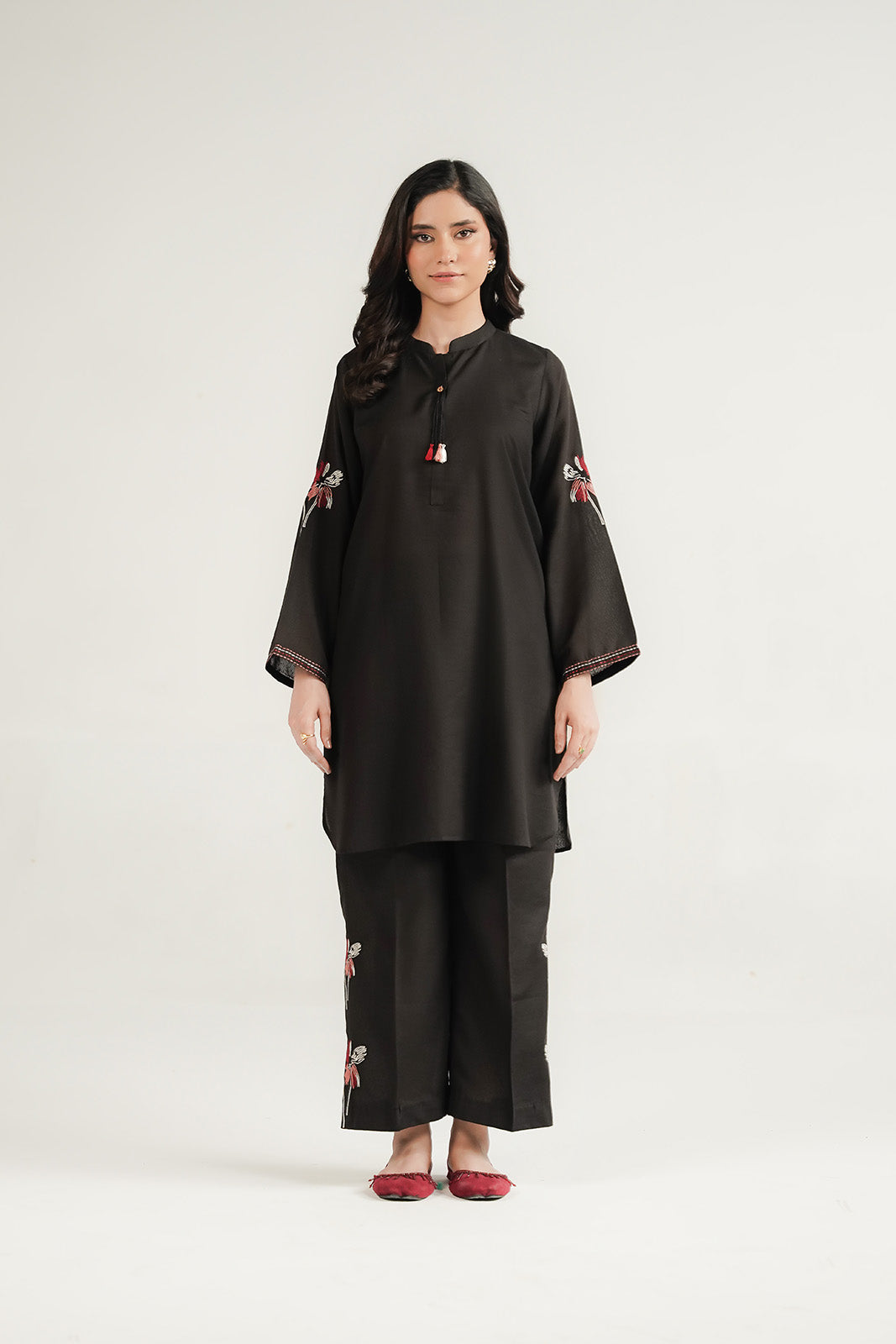 2 Piece Lawn Karandi Embroidered Suit (CP0556)