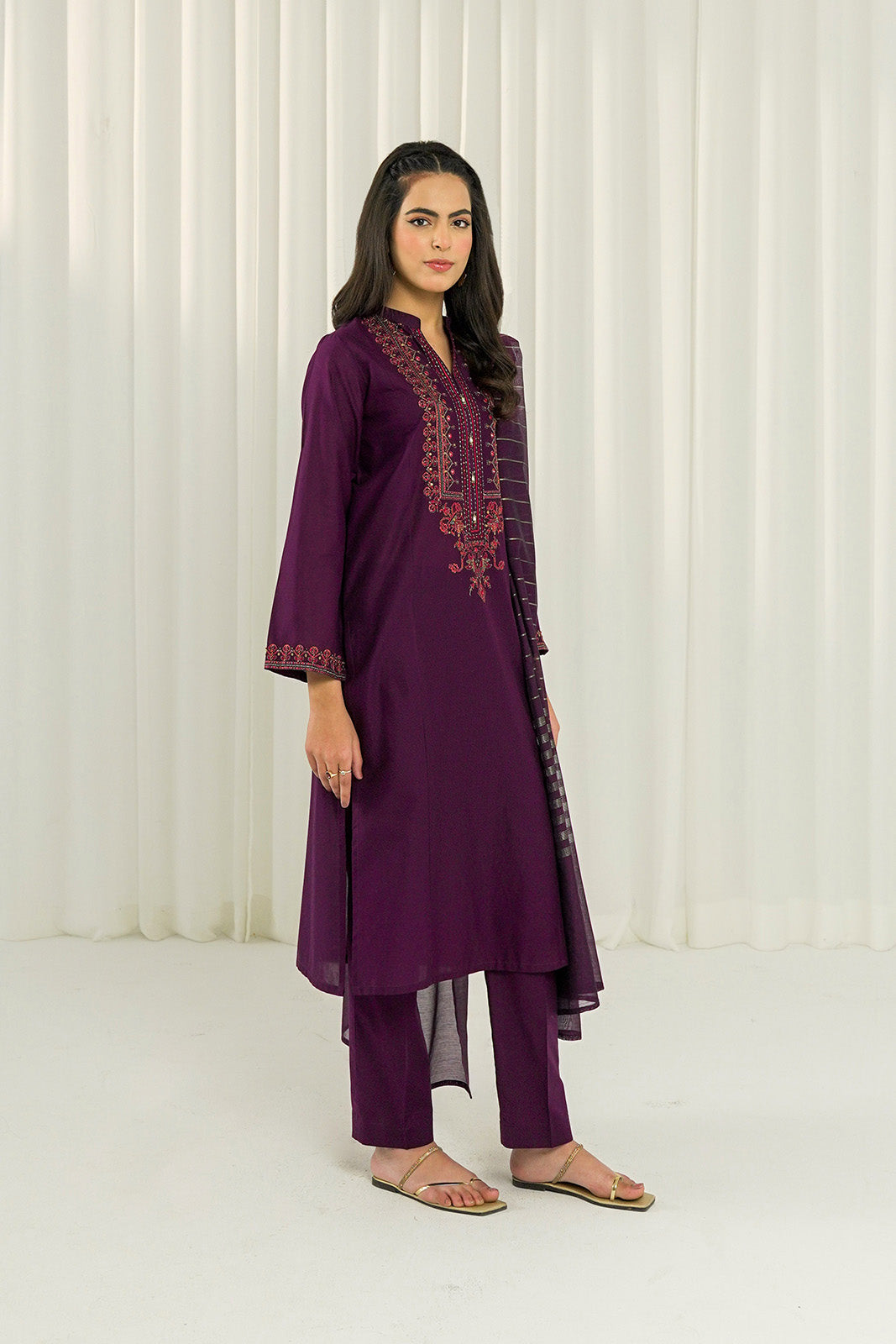3 Piece Lawn Embroidered Suit (CS0231)