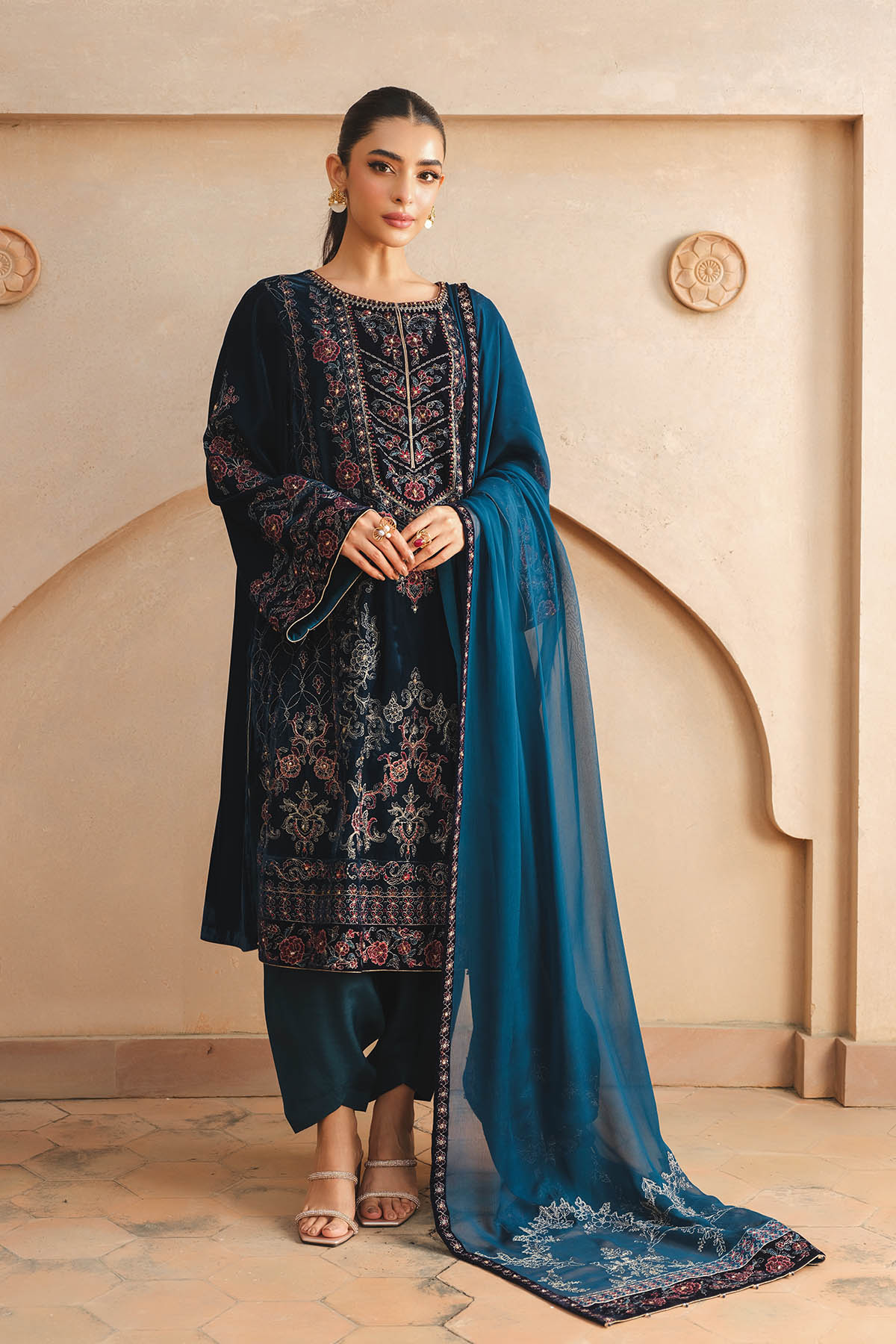 3 Piece Velvet Embroidered Unstitched Suit (AU0002)