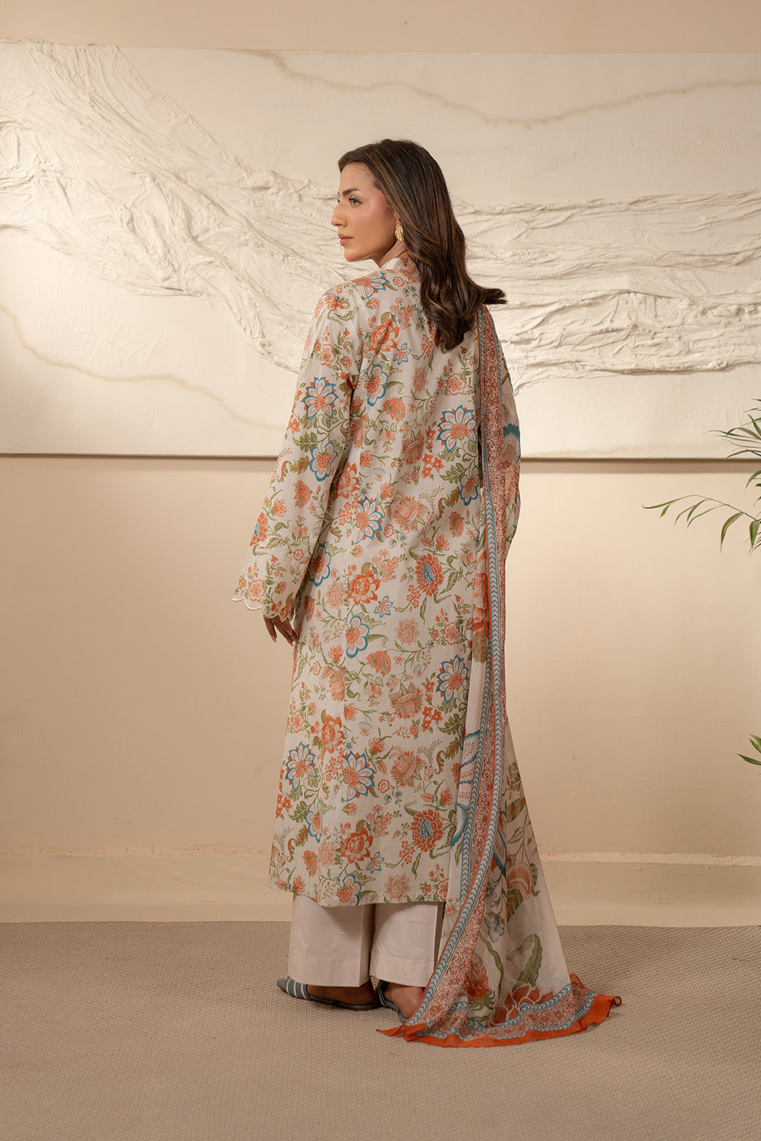 3 Piece Unstitched  Lawn Printed Suit (UC0041)