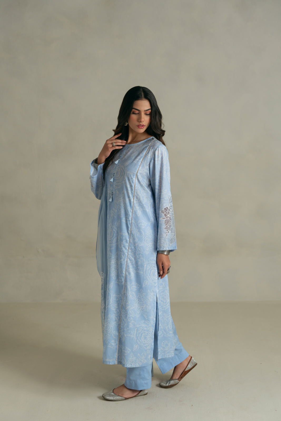 3 Piece Unstitched  Lawn Embroidered Suit (UC0042)