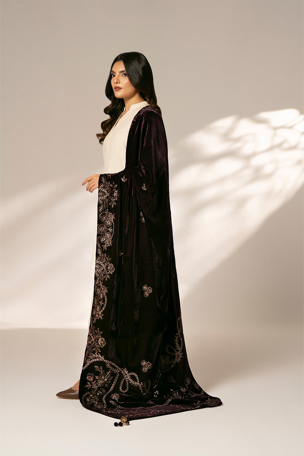 1 Piece Micro Velvet Embroidered Shawls (FG0001)