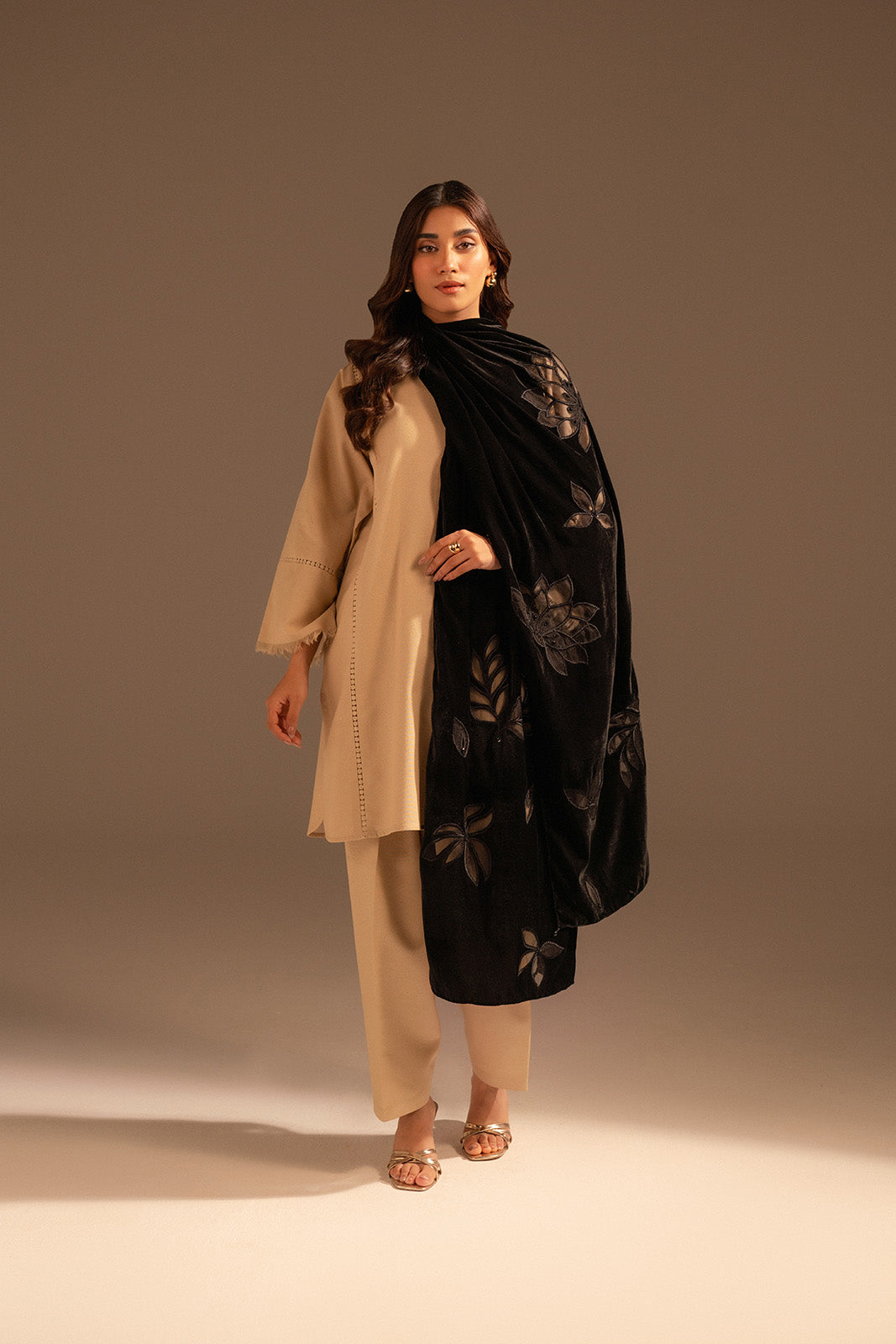 1 Piece Velvet Embroidered Dupattas/Stoles (FT0001)