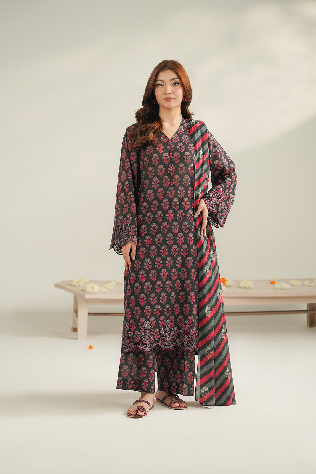 3 Piece Lawn Printed Unstitched Suit (UC0099)