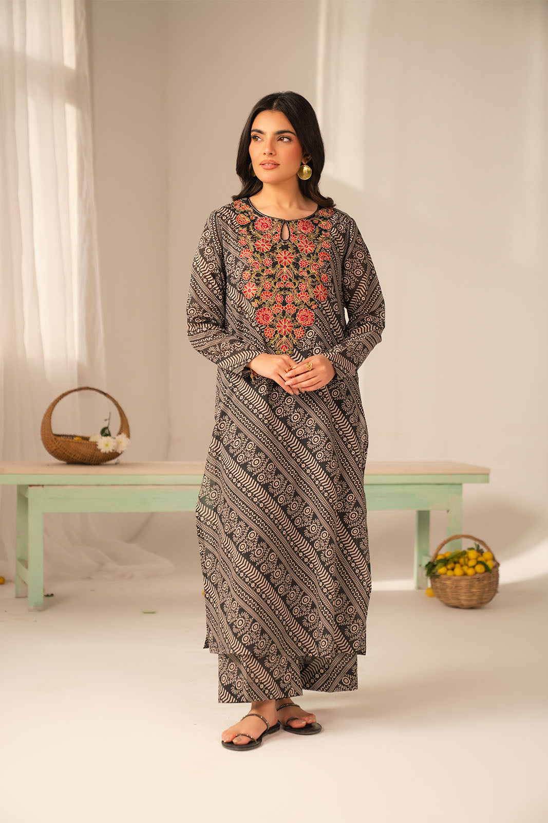 2 Piece Printed Lawn Embroidered Unstitched Suit (UC0129)