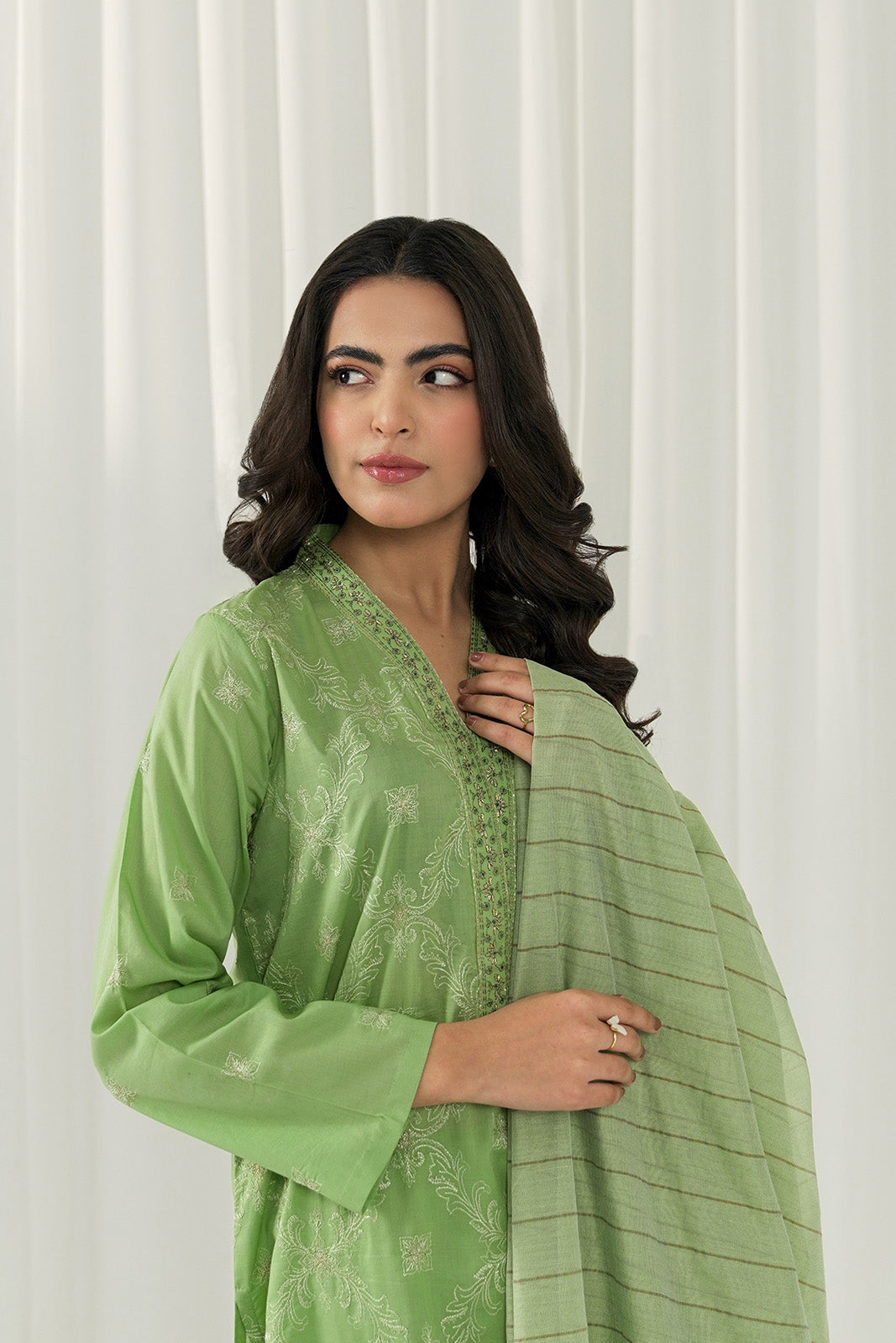 3 Piece Lawn Embroidered Suit (CS0038)