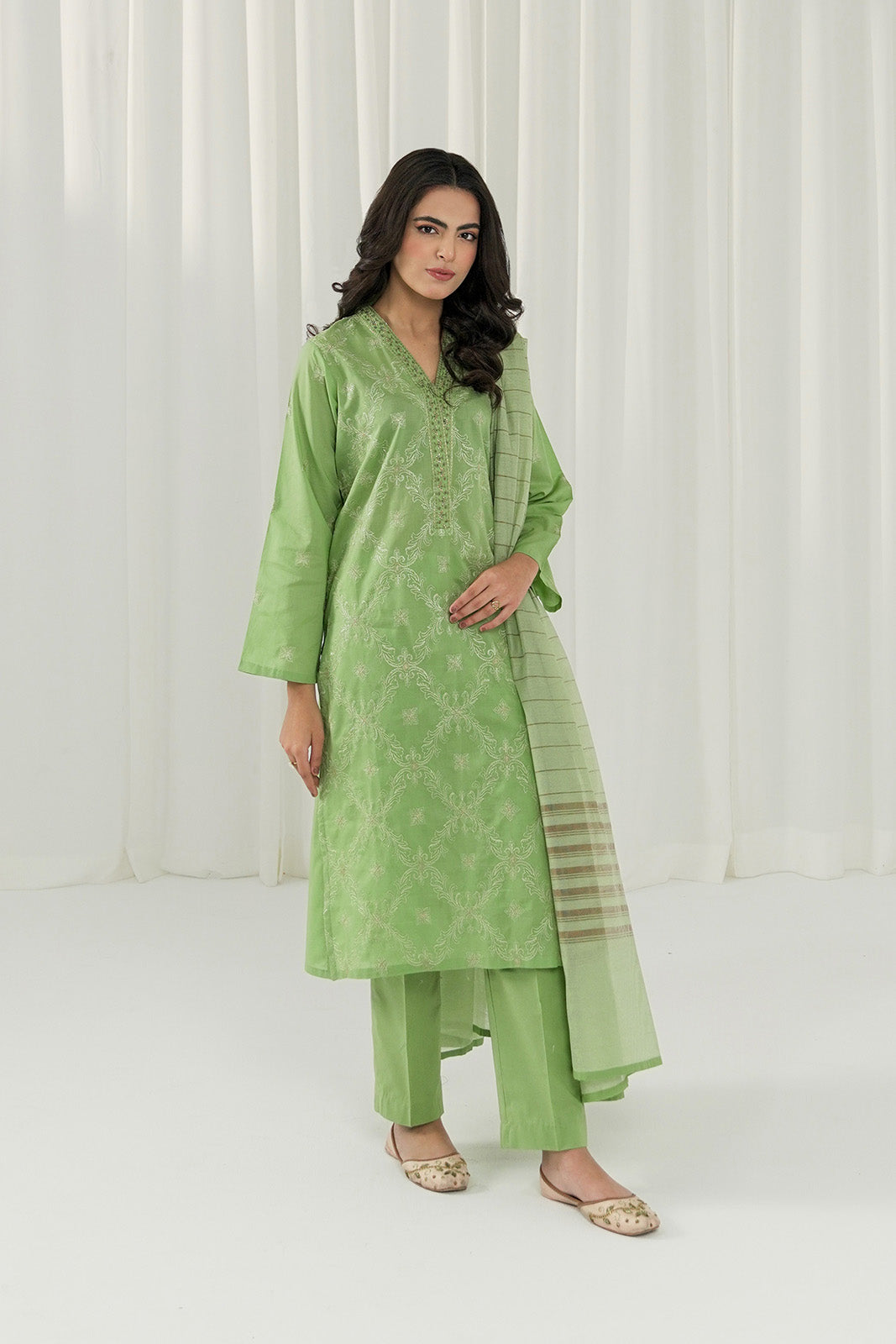 3 Piece Lawn Embroidered Suit (CS0038)