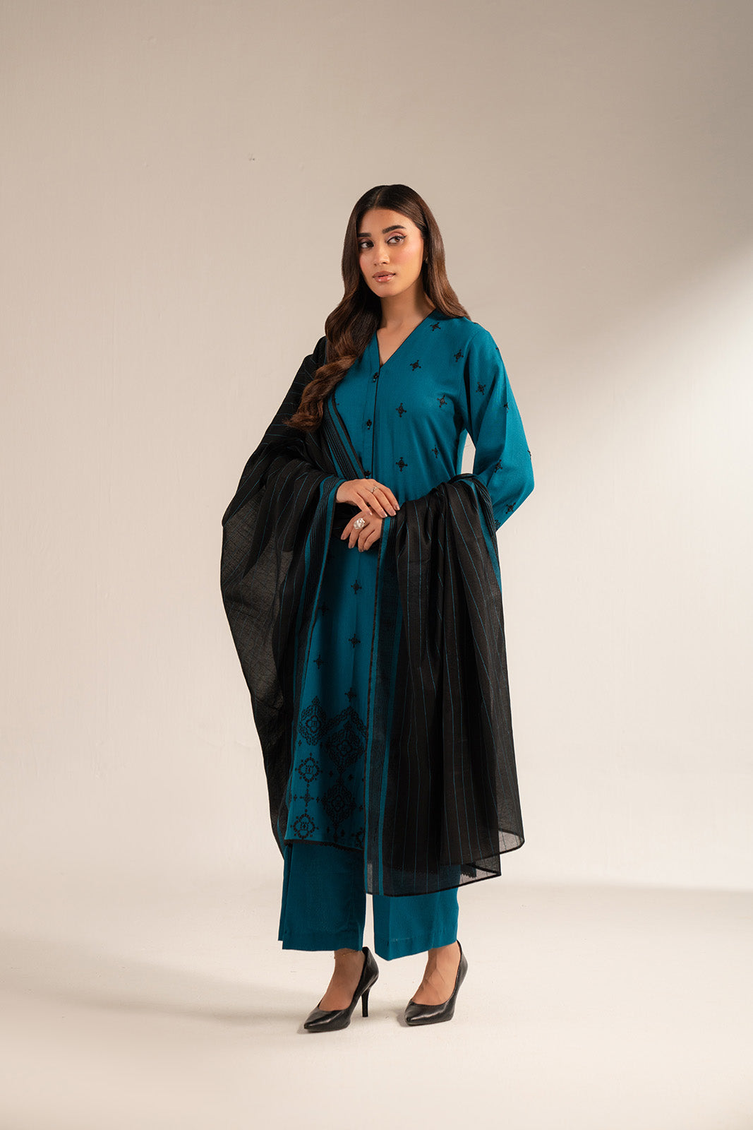 3 Piece Lawn Karandi Embroidered Suit (CS0340)