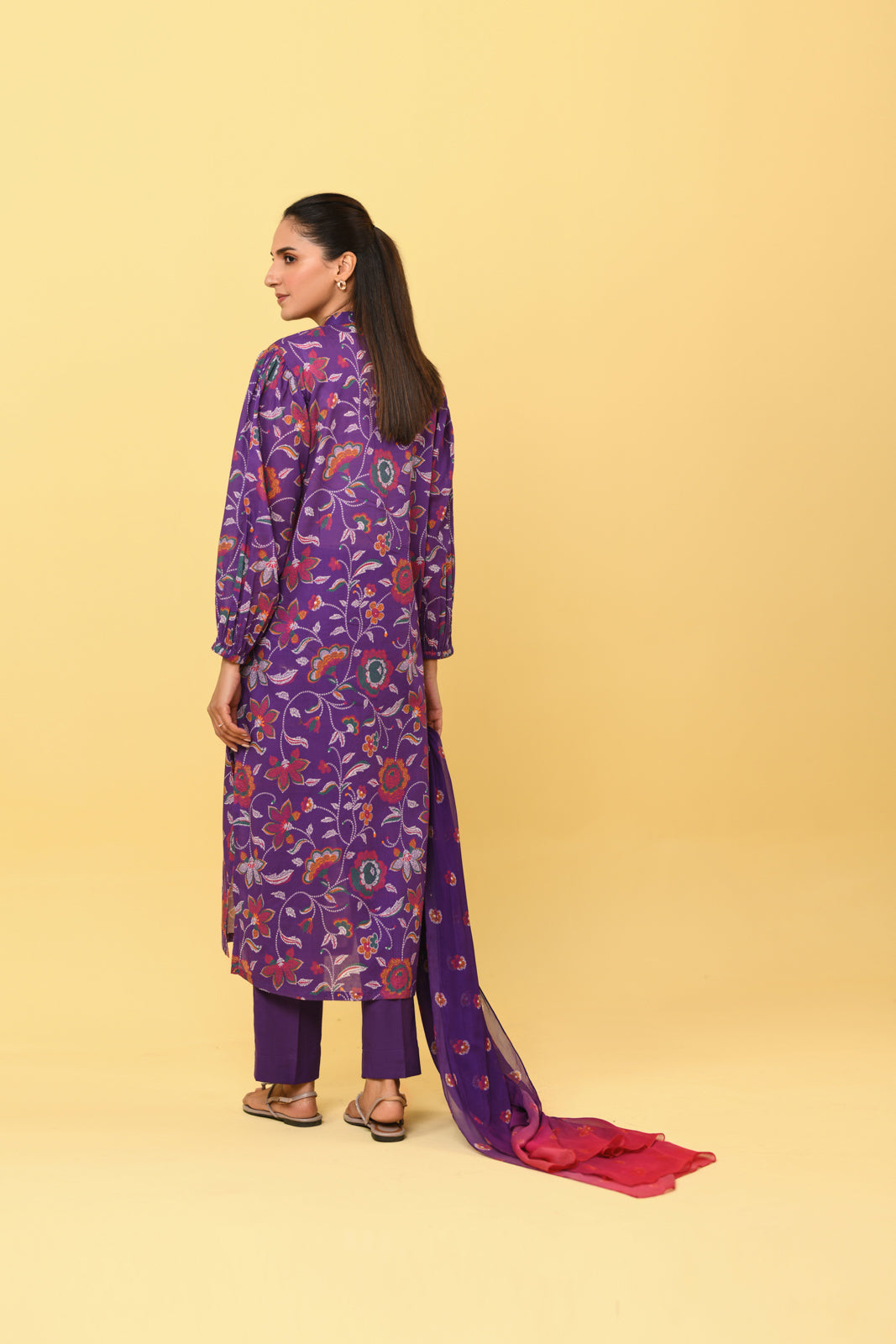 3 Piece Unstitched  Lawn Printed Suit (UC0031)