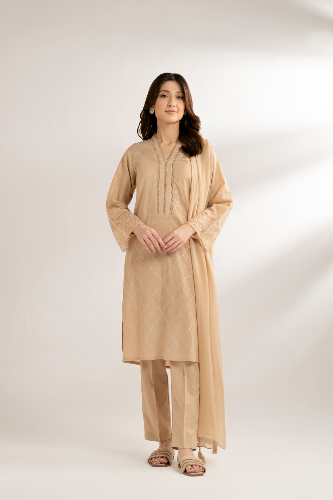 3 Piece Lawn Embroidered Suit (CS0176)